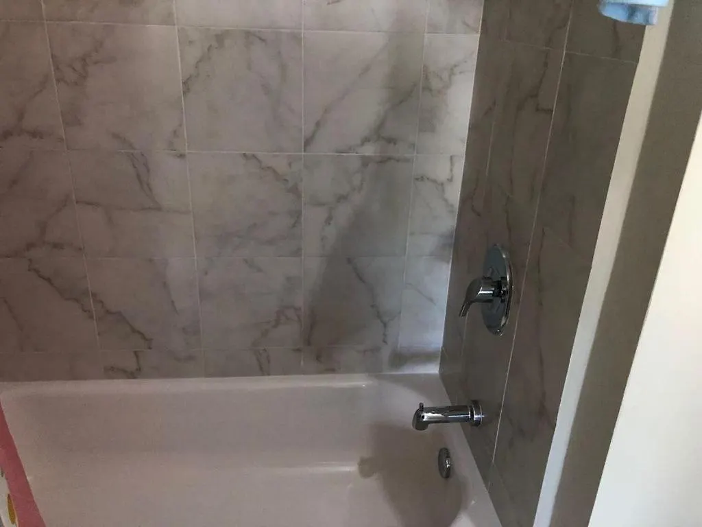 Apartment Lovely 2 Bedroom C̅ Netflix Across National Stadium Kingston Jamaica